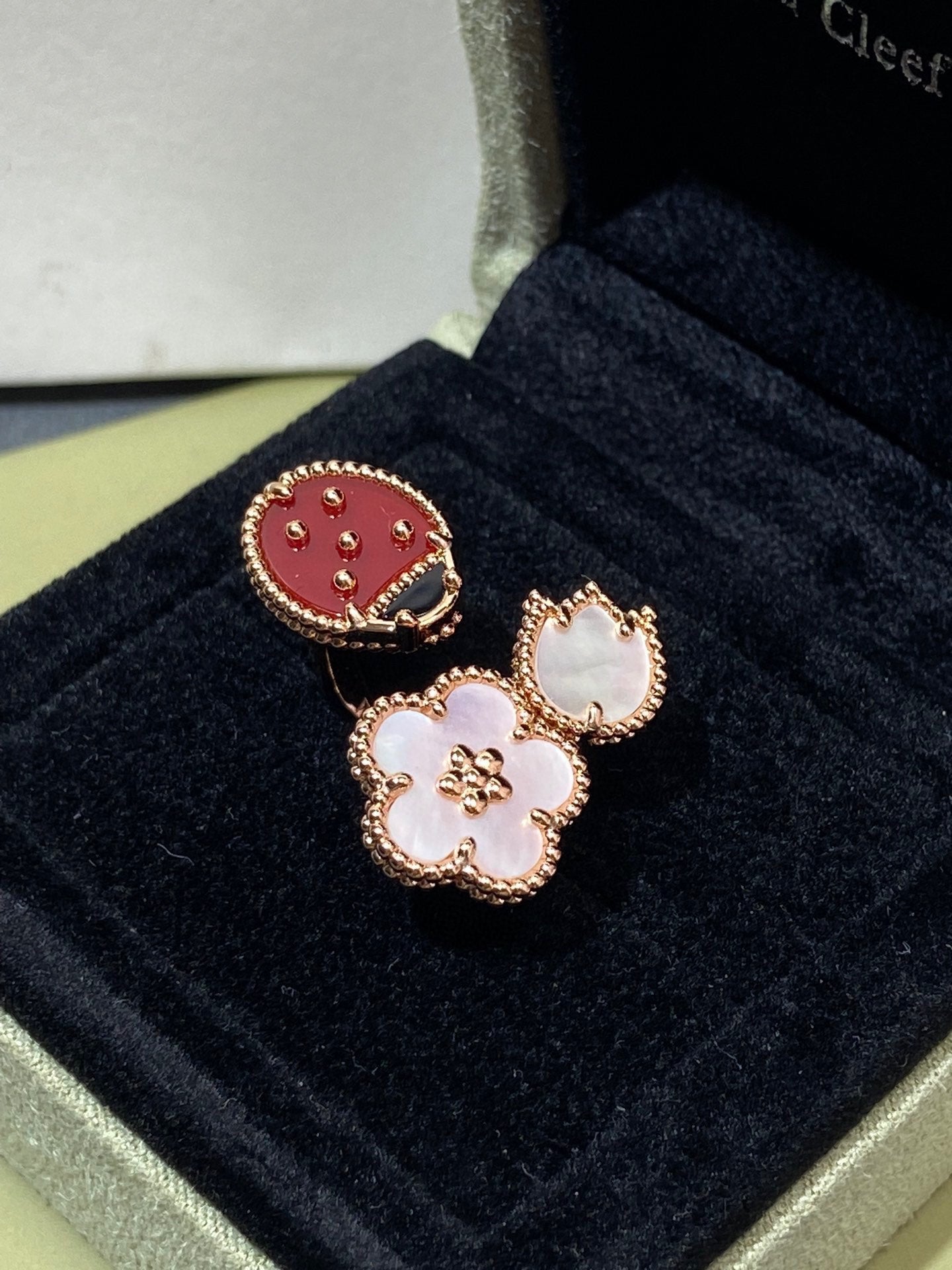 [AuraEcho]LUCKY 3 MOTIF ROSE GOLD RING
