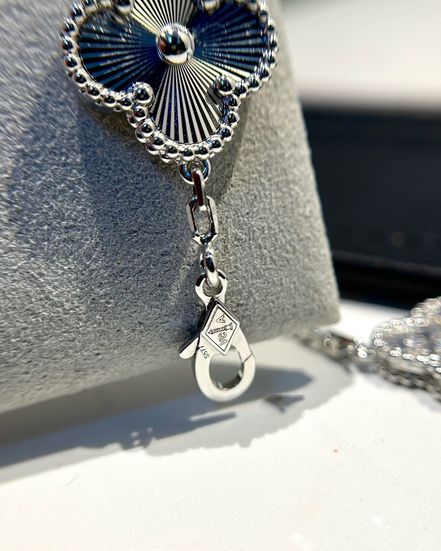 [AuraEcho]CLOVER 5 MOTIF SILVER DIAMOND BRACELET