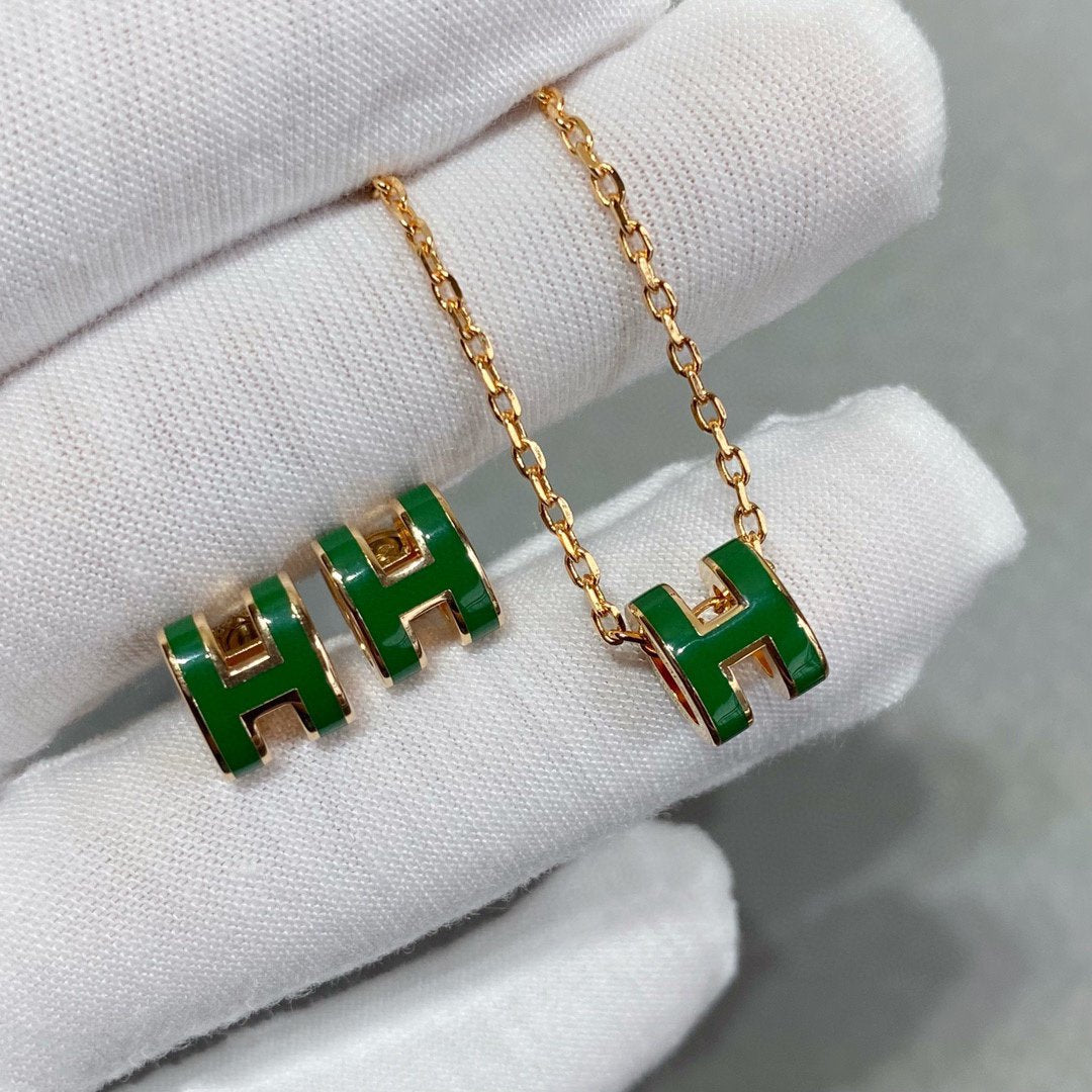 [AuraEcho]POP H GREEN NECKLACE SILVER AND GOLD